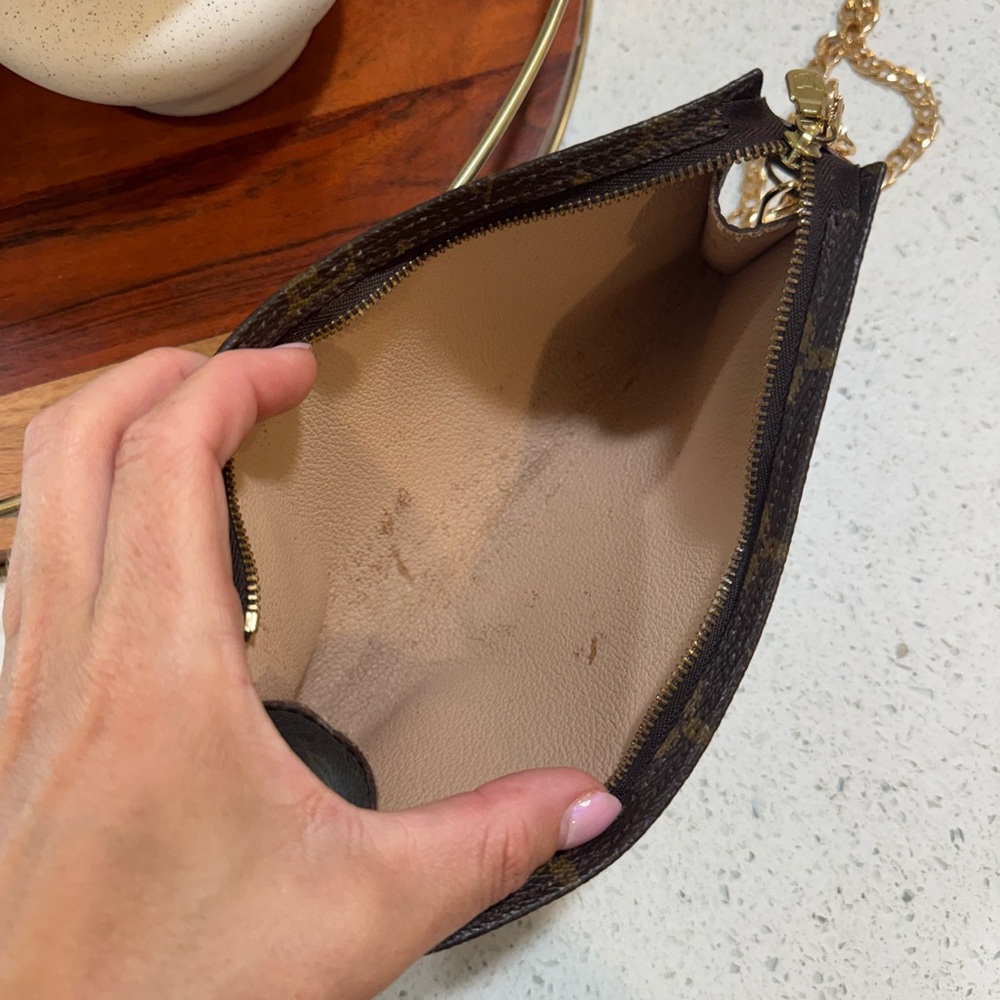 SOLD 🛑 Louis Vuitton LV Authentic Vintage Pouch - Picture 7 of 8